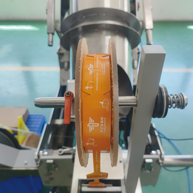 Sürekli File Torba Paketleme Makinesi Otomatik Hızlı Paketleme Mısır Deniz Ürünleri Pastırma Soğan File Torba Kapatma Makinesi