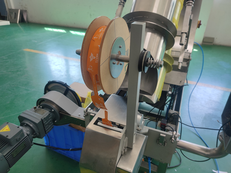 Otomatik File Torba Paketleme Makinesi, Sebzeler, Meyveler, Zencefil, Patates, Narenciye Paketlemek İçin 3g-5000g Tartım Aralığı